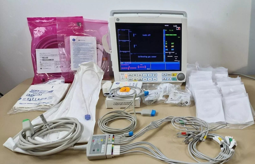 GE B40 patient monitor + CO2 module 12 leads ECG SpO2 IBP Temp cables 2 battery1