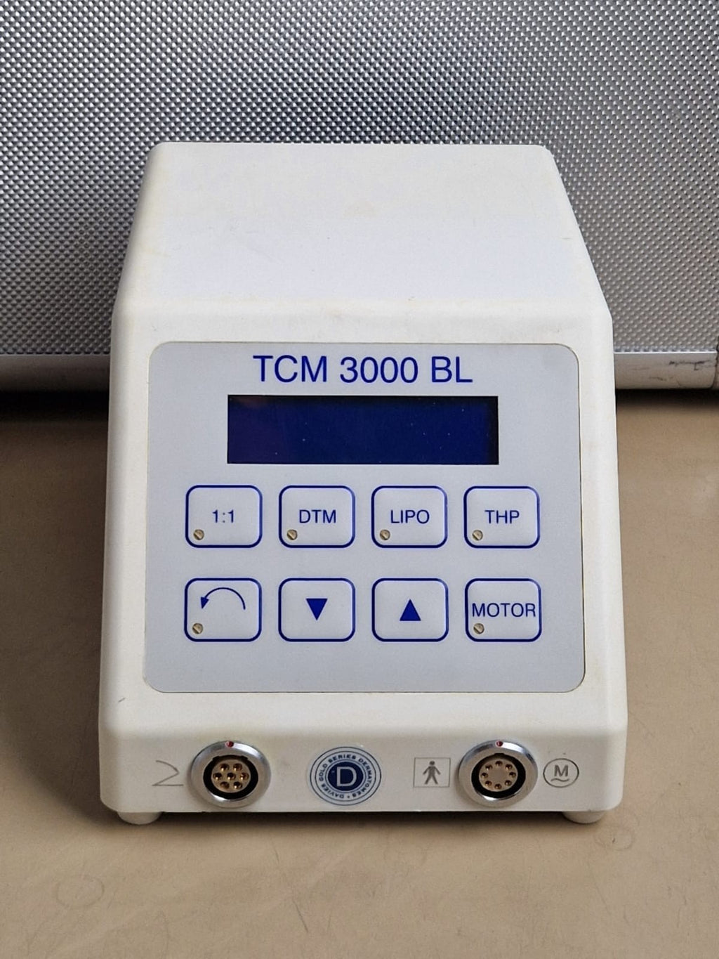 nouvag tcm 3000 BL electric dermatome with handpiece and footswitch2