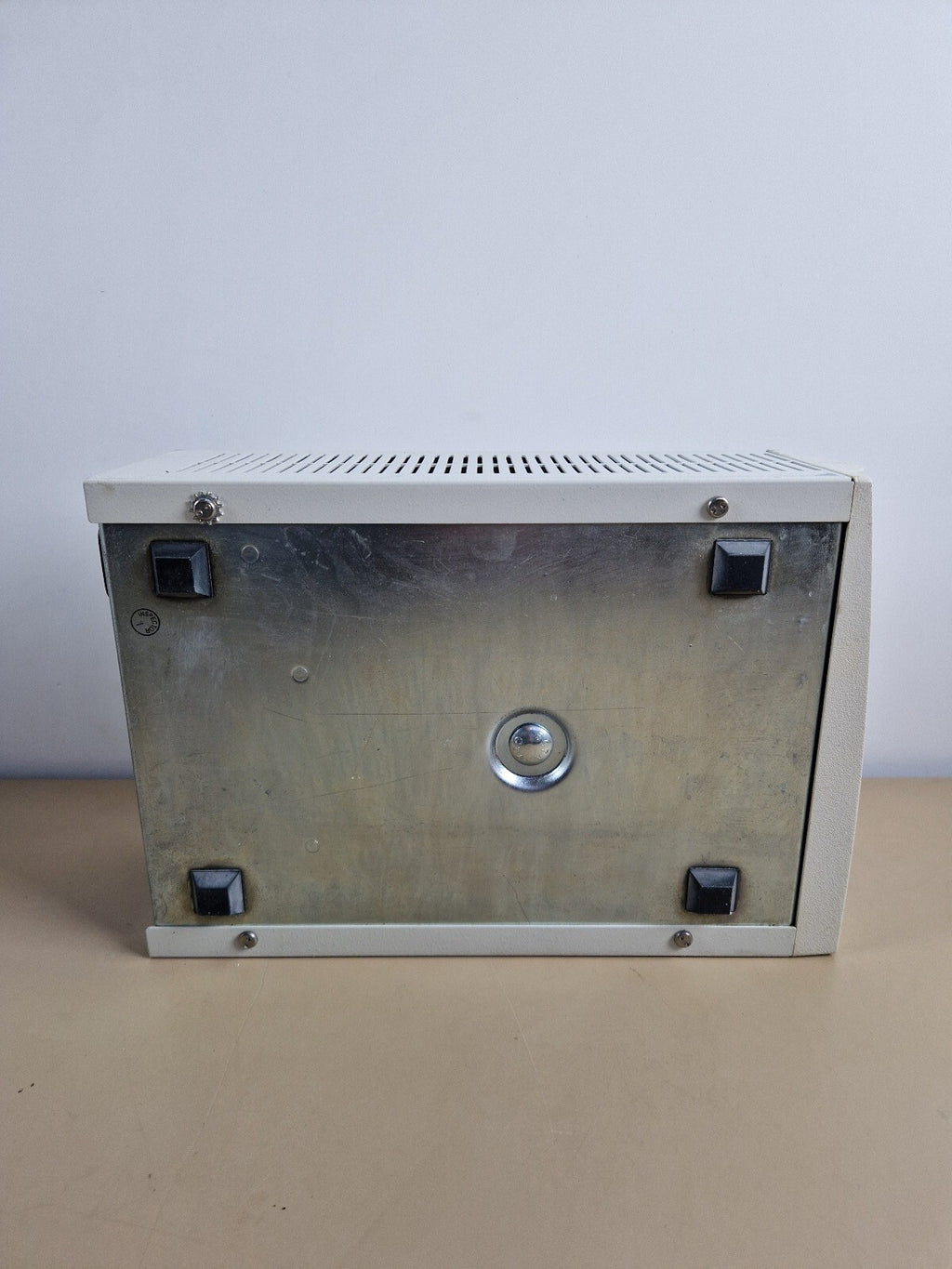 power conditioner regulator powerwar ABC500 22INT  220 240 volts / 6 bay out put5