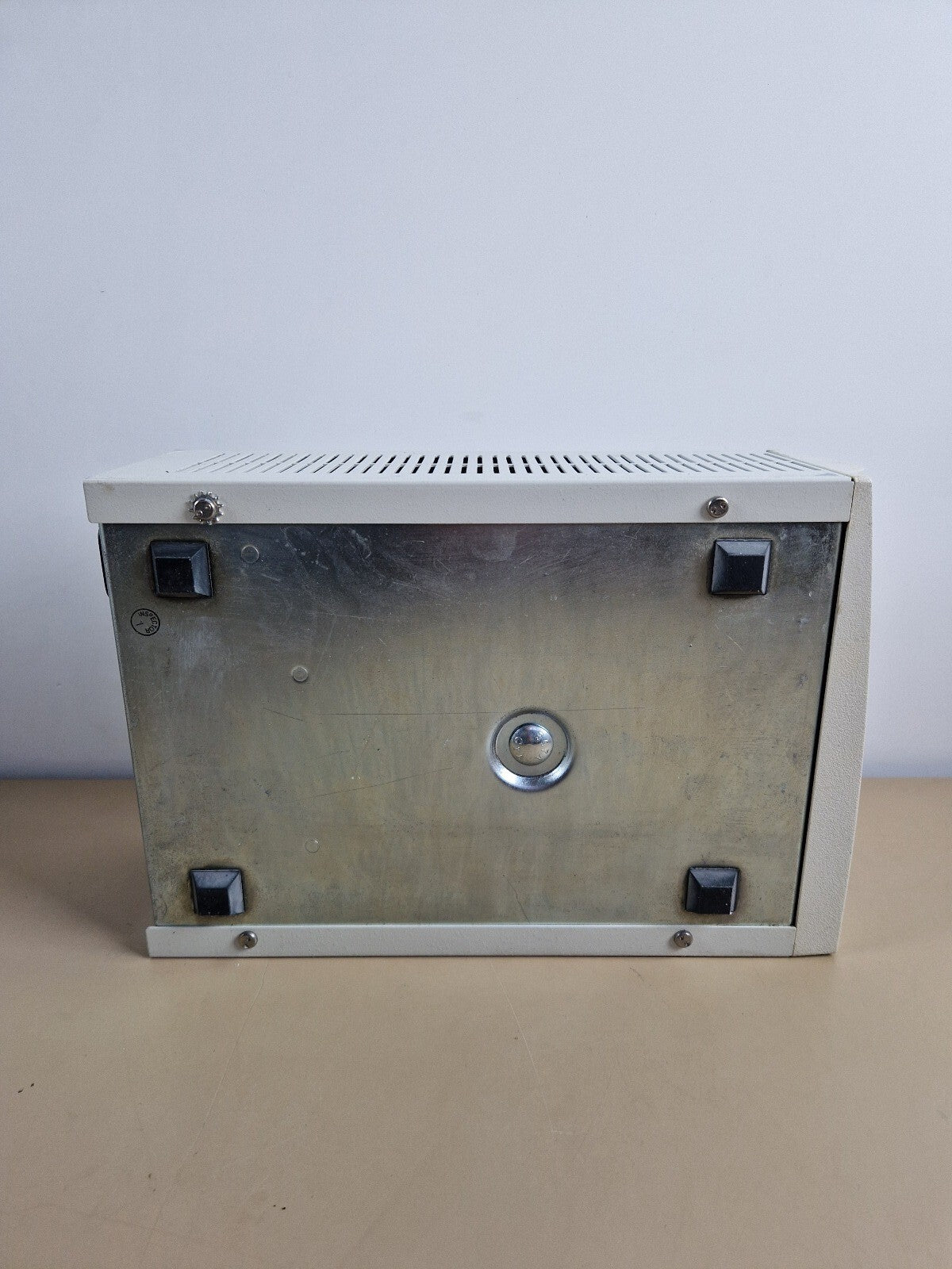 power conditioner regulator powerwar ABC500 22INT  220 240 volts / 6 bay out put5