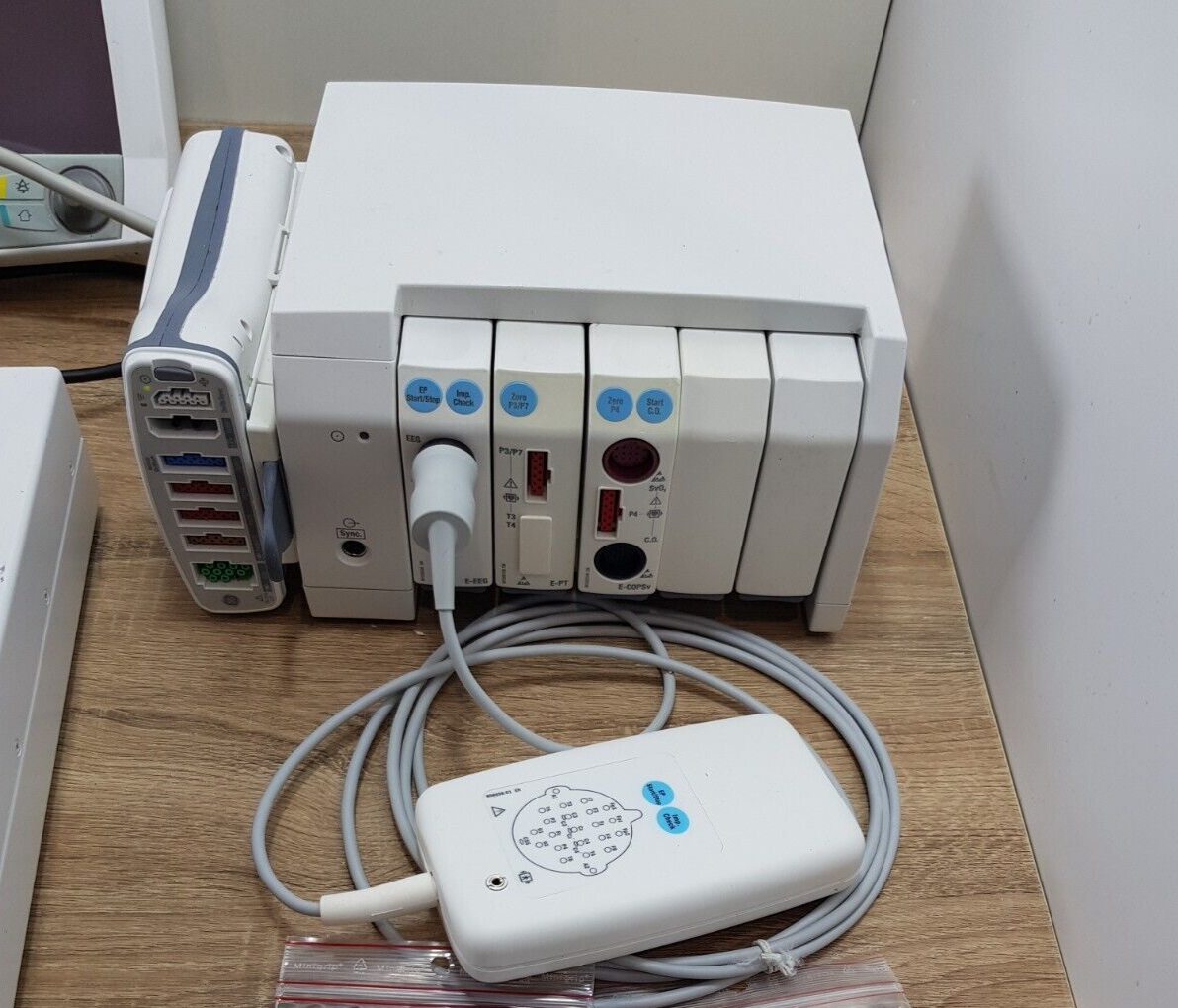 GE B850 patient monitor with PDM EEG EPT ECOPSv module6