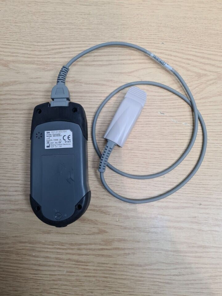 CHOICEMMED MD300K1  patient monitor pulse oximeter handheld with finger probe2