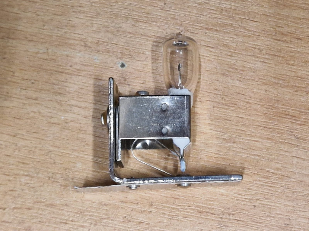384 643 LEICA TYPE MK 12V 50W WILD 384643 light bulb0