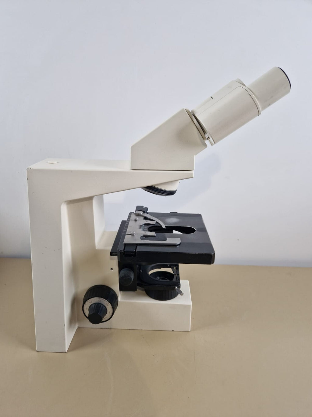 microscope zeiss axiolab E re with 4 objective achroplan10