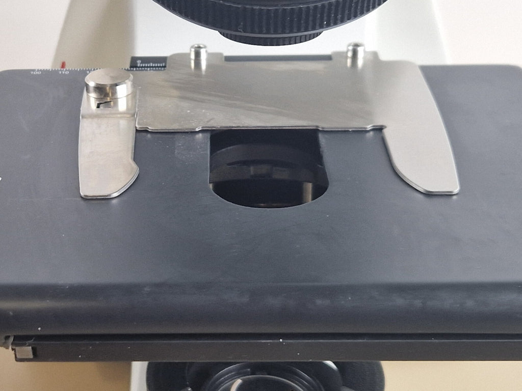 leica DM 750/5K binocular biological microscope with 4 objectives11