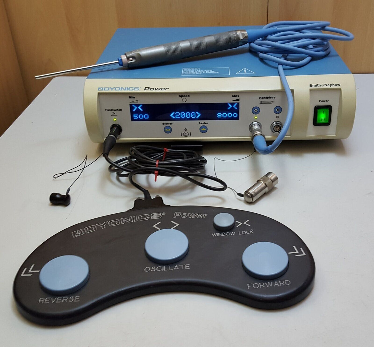 smith nephew dyonics power shaver set with handpiece and 1x burr   footswitch0