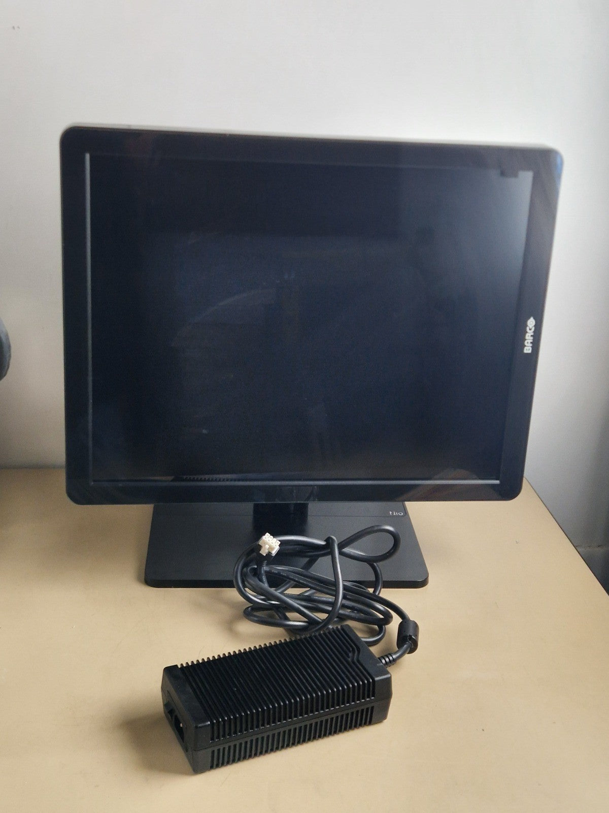 barco MDNC 3421 3MP 21" radiology display monitor K9300340A with power supply11