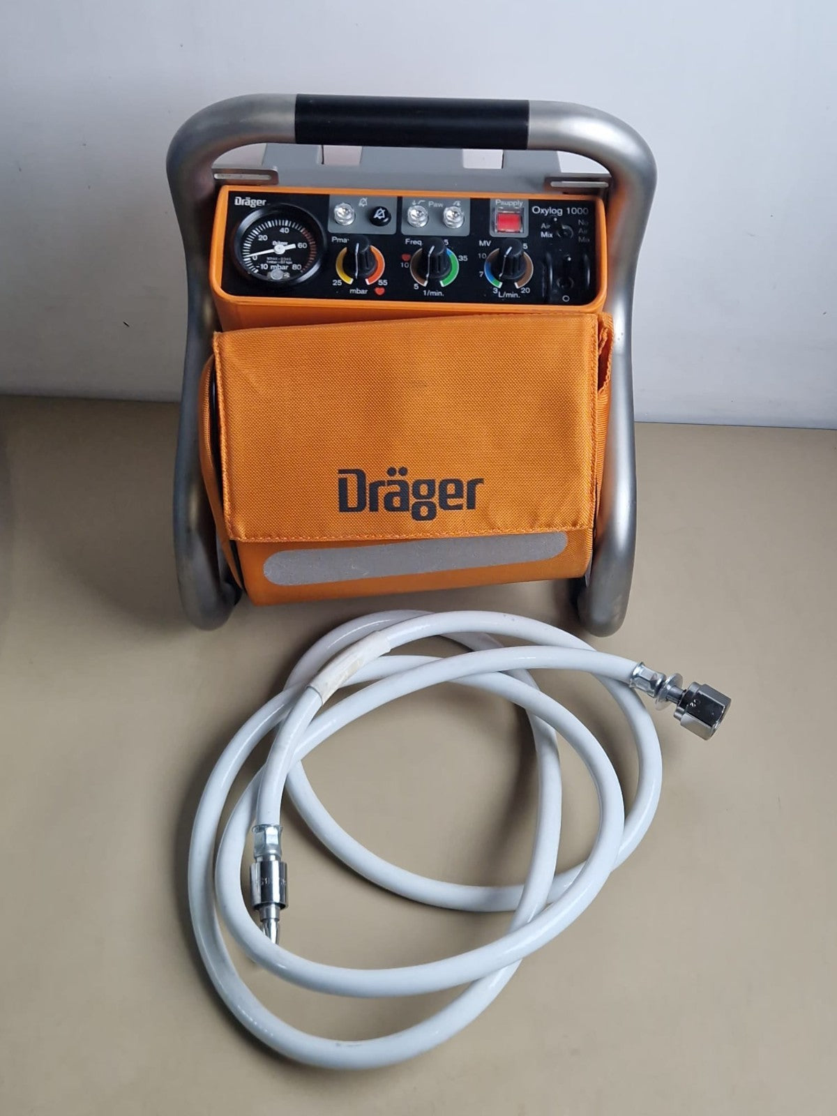 draeger oxylog 1000 ventilator drager with hose and ambulance cradle0
