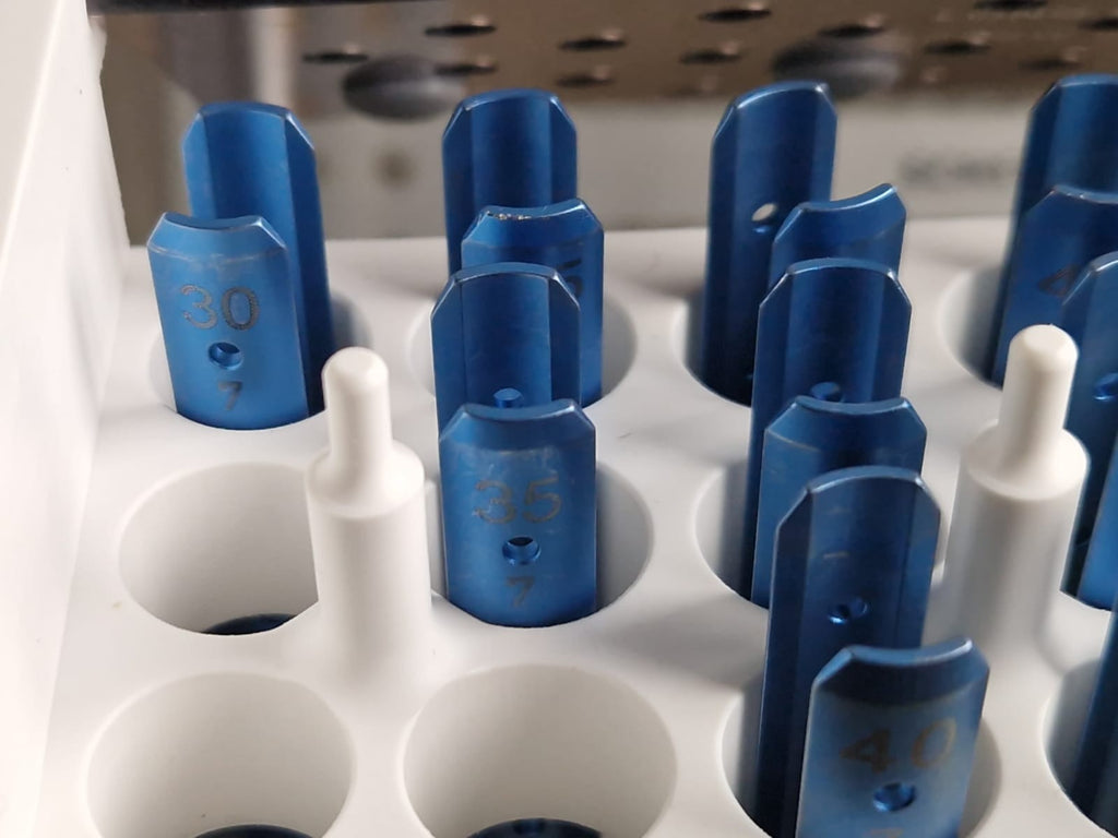 stryker ES2 Cannulated Screw 40 piece9
