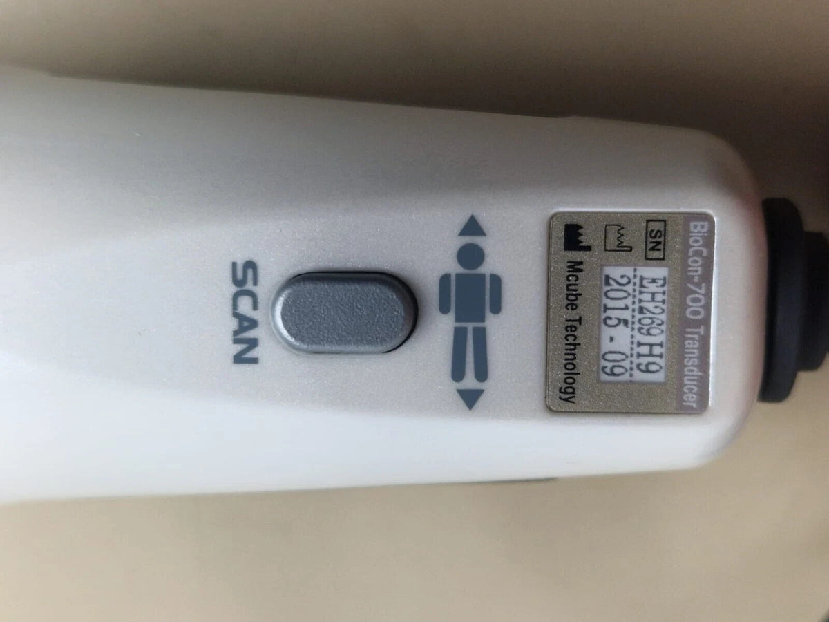 CUBESCAN bioscan 700 ultrasound bladder scanner   touch screen   in calibration11