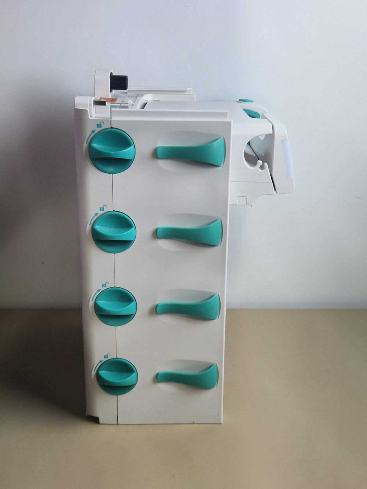 medcaptain infusion workstation 4 bay for syringe pump infusion driver1