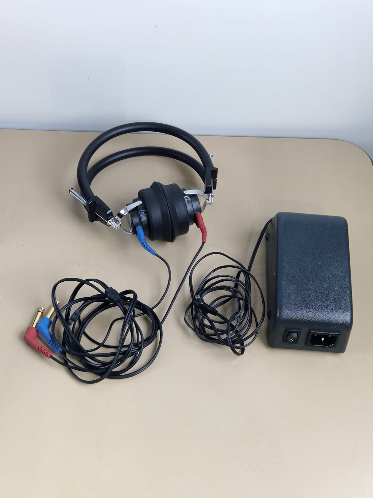 kamplex KS8 portable hearing aid analyzer tester headphone and controller7