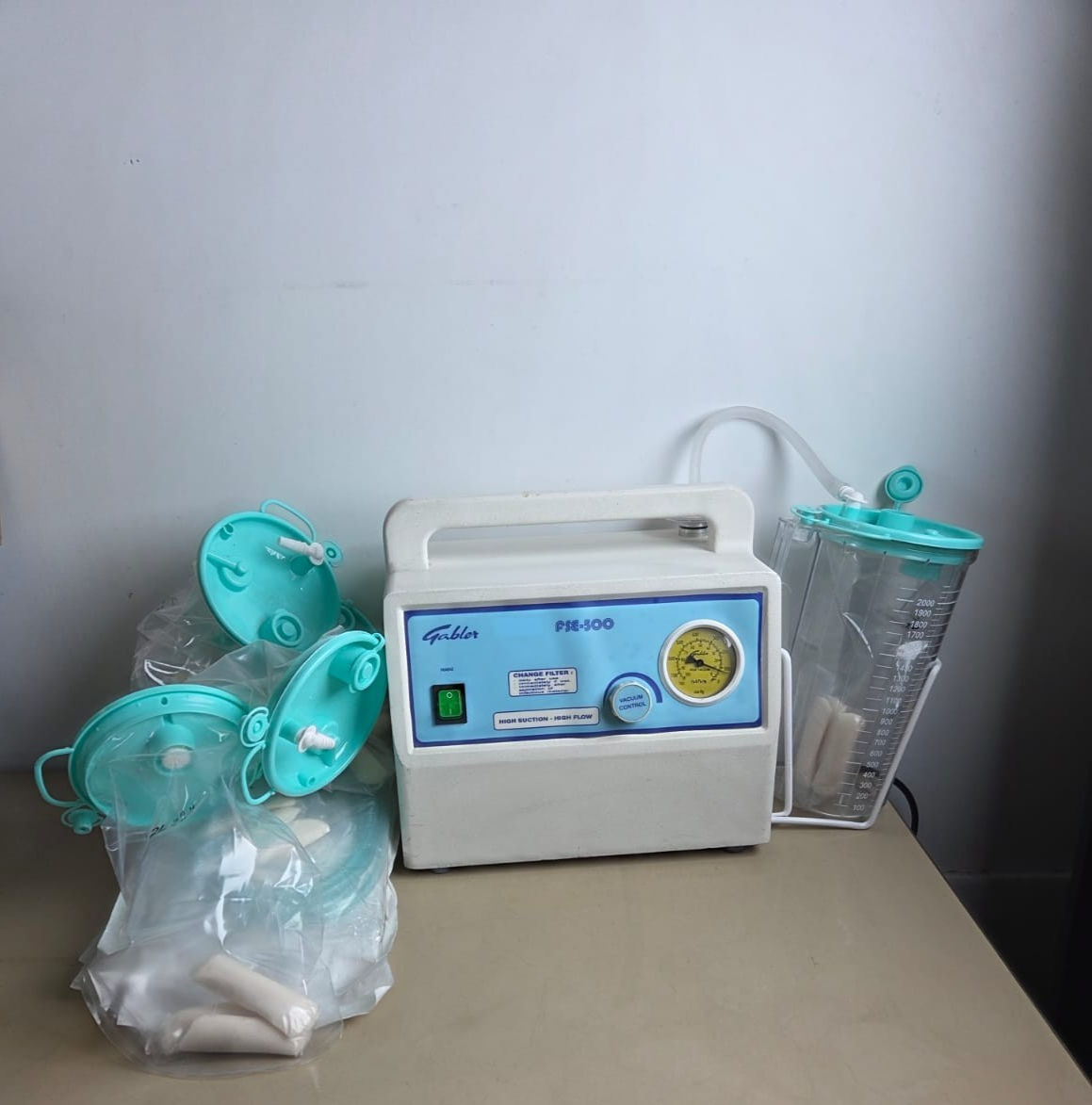 suction vacuum pump PSE 500  + 2L canister + 2L disposable fluid bag + 5 tube0