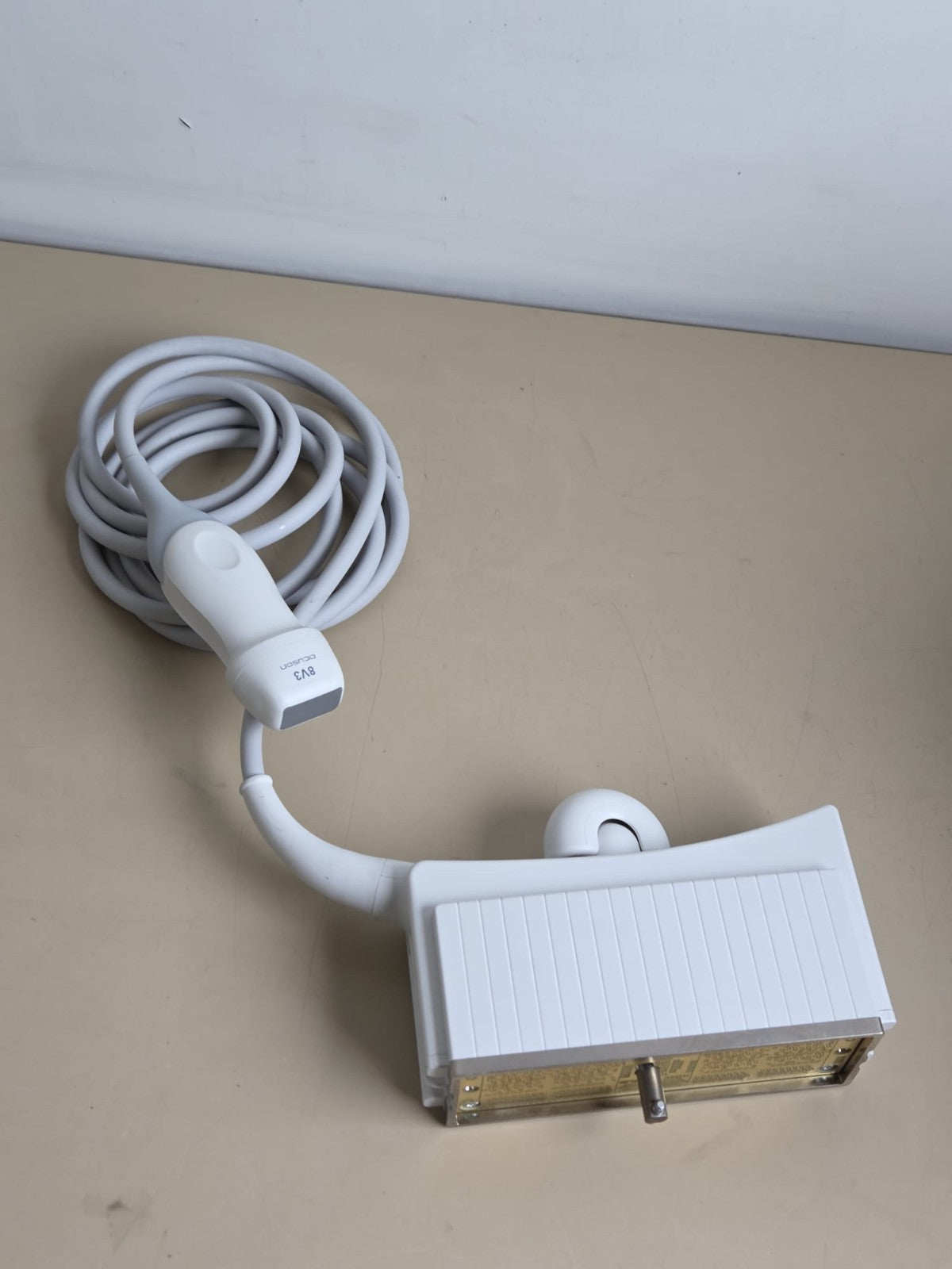 siemens acuson ref:  10789382 8V3 ultrasound probe transducer 2.5–8.0 MHz range11