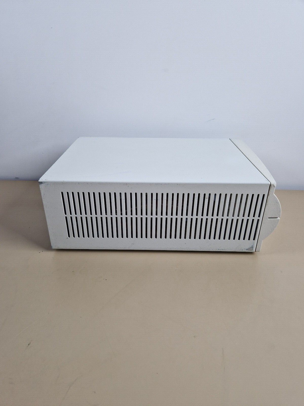 power conditioner regulator powerwar ABC500 22INT  220 240 volts / 6 bay out put6