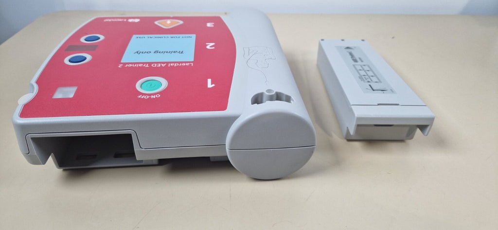 laerdal AED 2 trainer with 1 set of teaching pads7