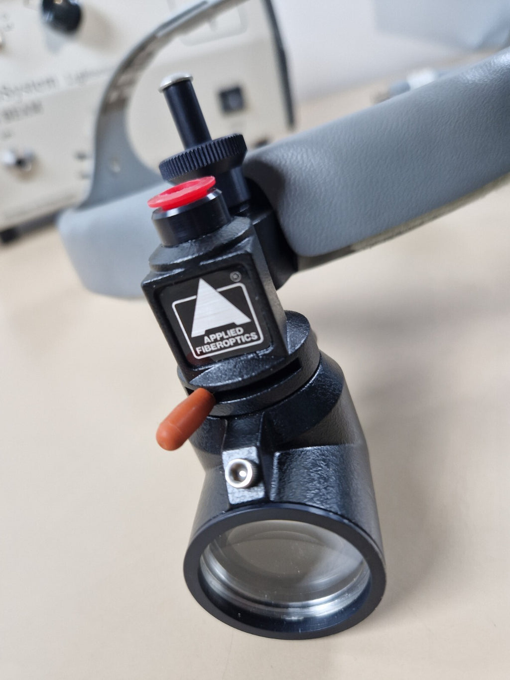 surgical headlight with light cable   guide 305 CM and twine beam light source5
