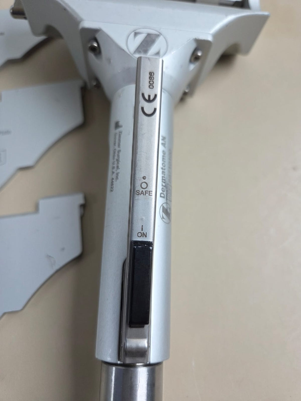 zimmer air dermatome AN 88710100 with 4x plate and hose4