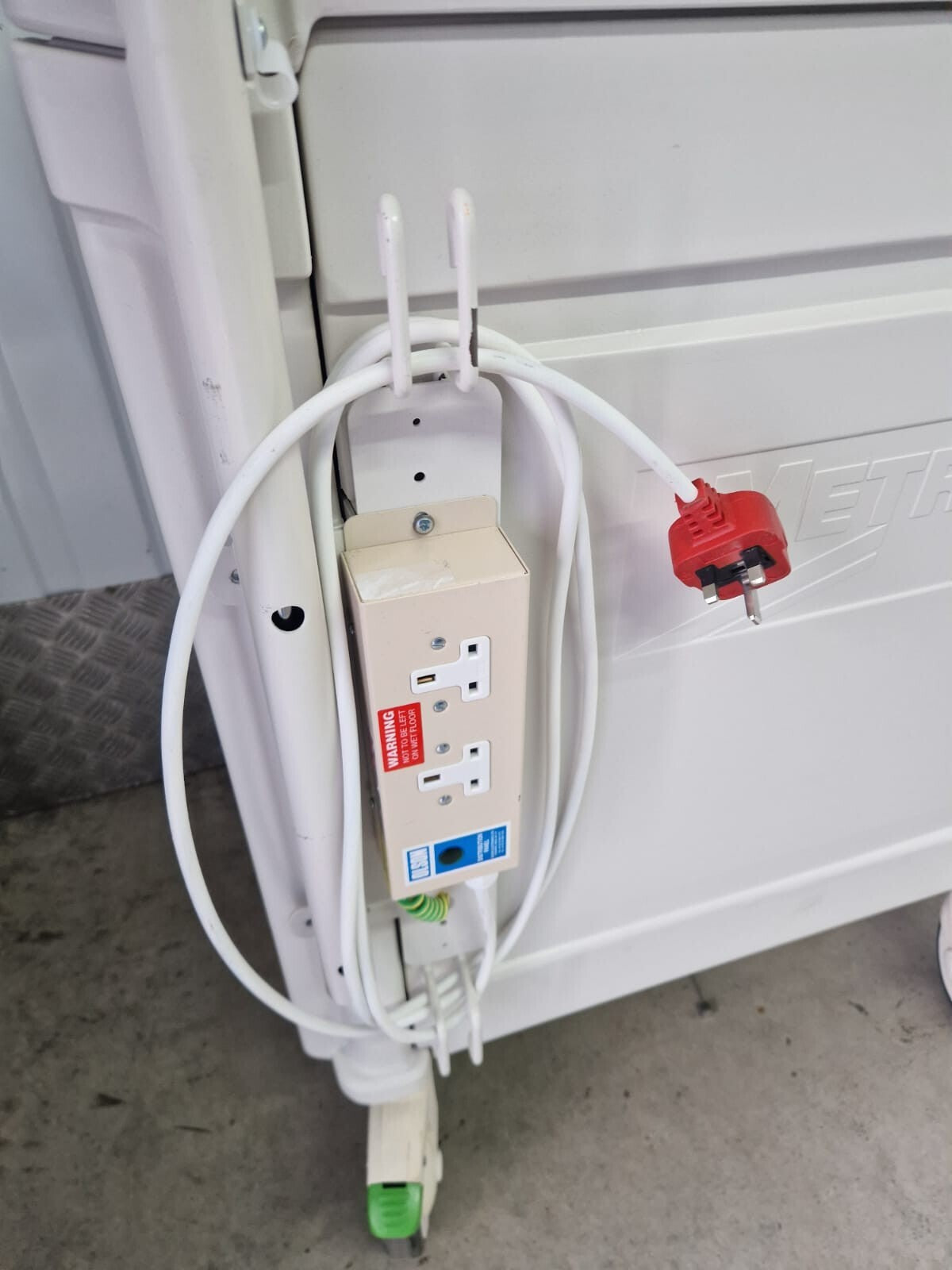 metro flexline crash cart trolley Microban Antimicrobial + IV stand power point10