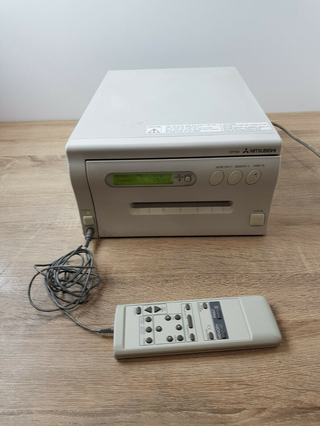 mitsubishi CP700E video color RGB SYNC printer + remote controller + spare paper2