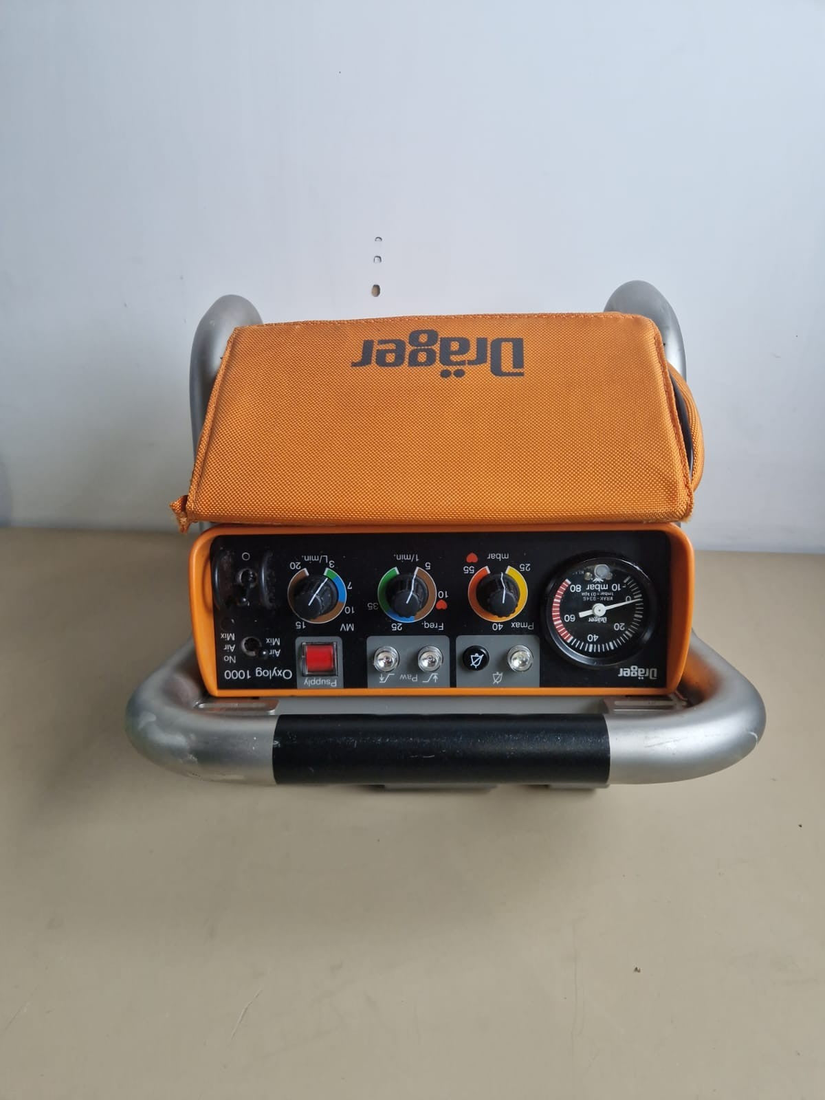 draeger oxylog 1000 ventilator drager with hose and ambulance cradle2