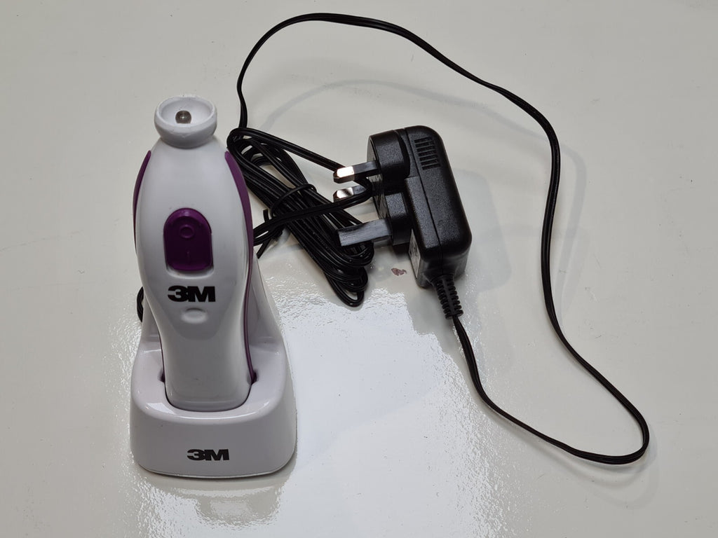 3M surgical clipper with docking station charger 9667L E5
