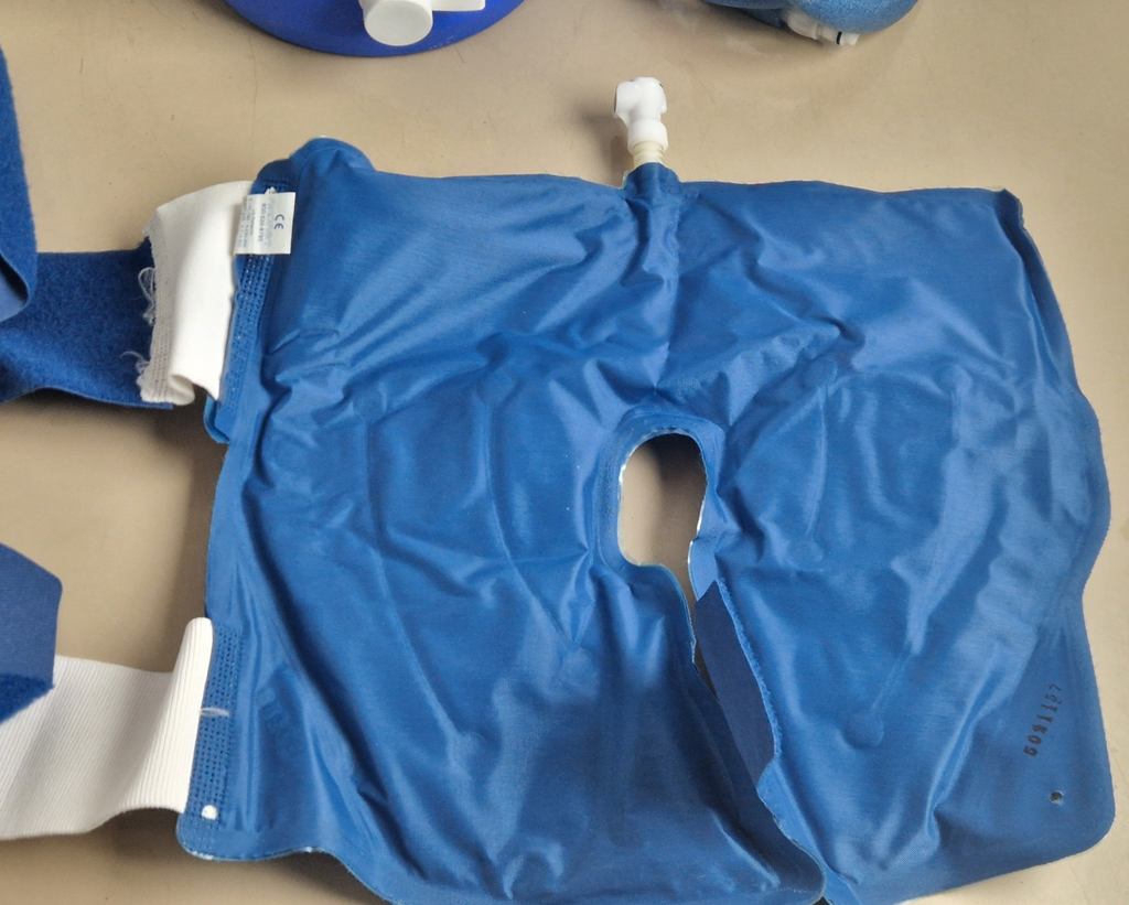 Aircast Knee Cryo Cuff   Cold Therapy IC Cooler Saver pack with knee cuff1