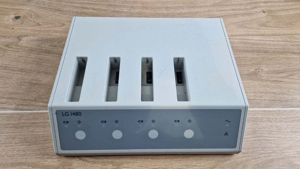 philips M8043A LG1480 4 slot battery charger0