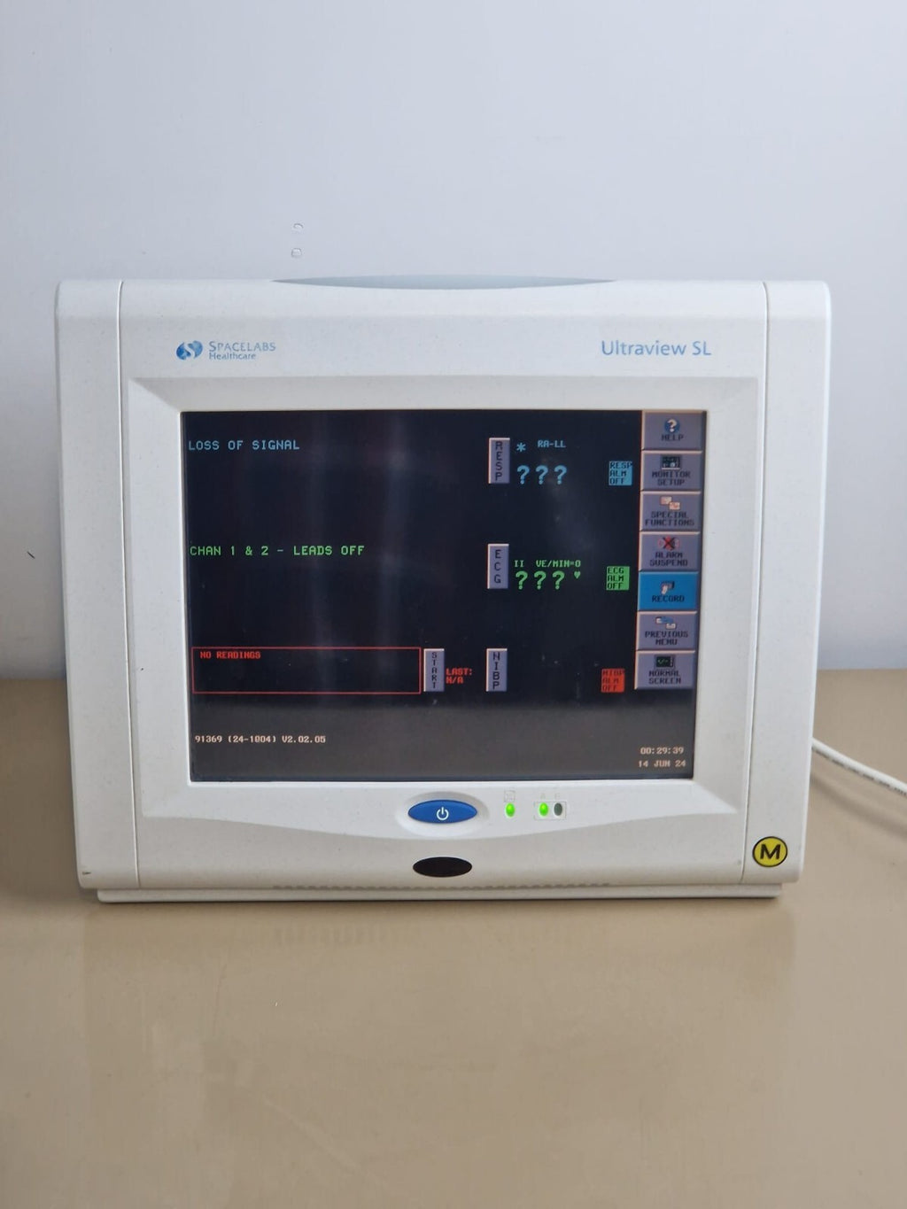 patient monitor Spacelabs Ultraview SL2400 with ECG SpO2 BP IBP module0