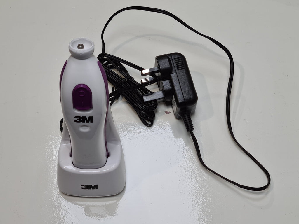 3M surgical clipper with docking station charger 9667L E0