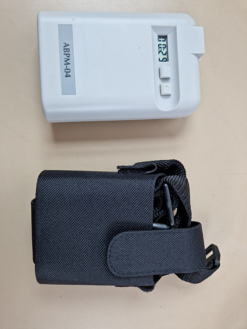 Meditech ABPM-04 recorder with carrying pouch