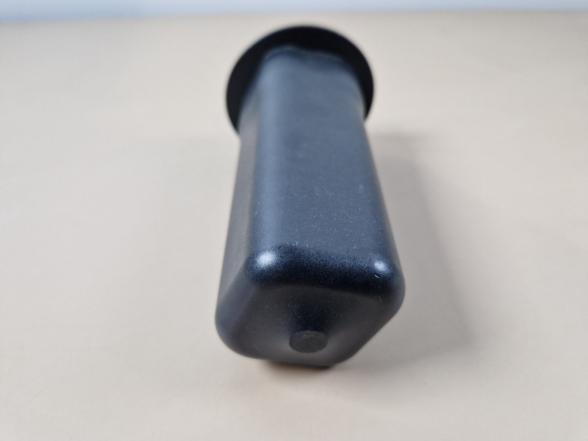 Aesculap GA679 Acculan 3Ti battery removal device front view