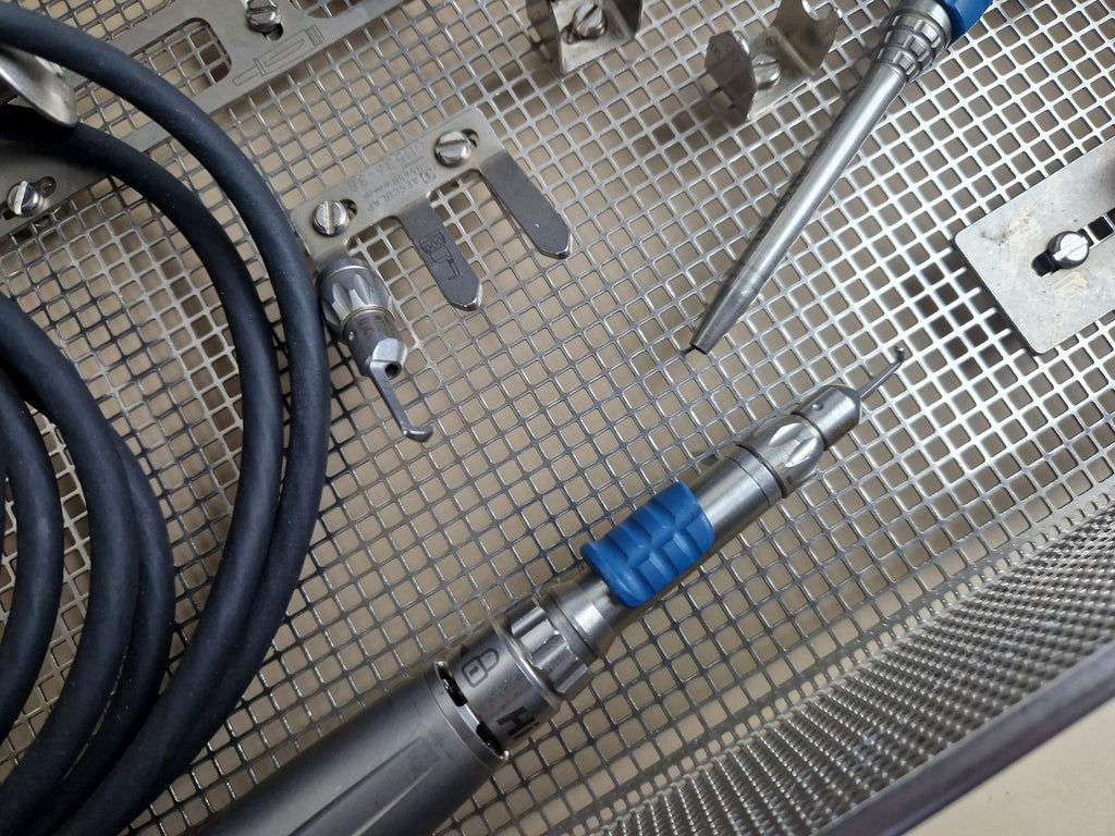 Aesculap Microspeed Uni motor with fitted attachment and separate hook-foot component