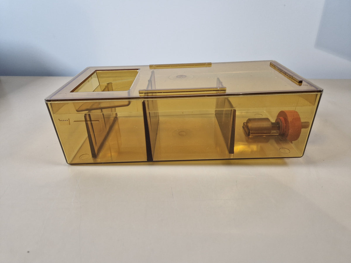 Isolette humidity reservoir side view
