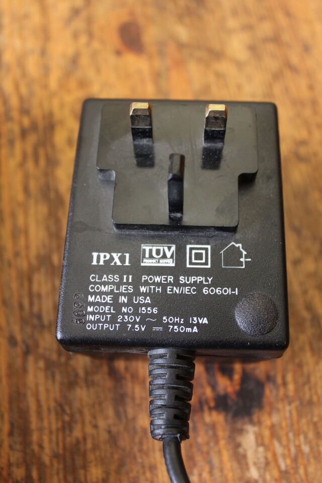 Alaris IVAC 1556 power supply label 230V input 7.5V 750mA output