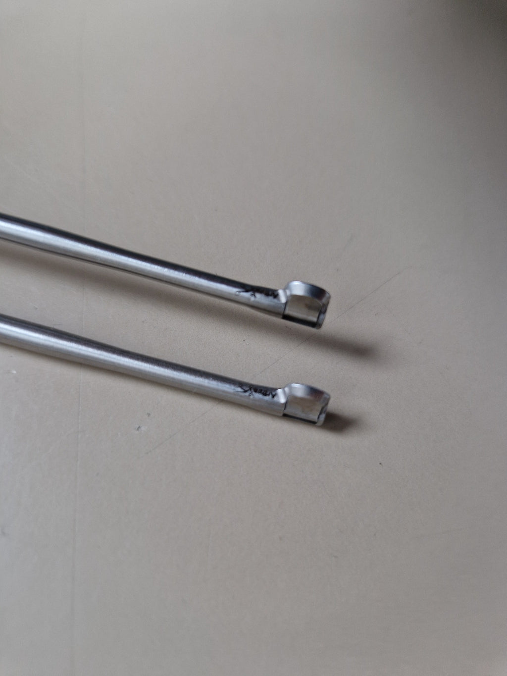 Arthrex AR-11913 WideBiter 90 degree left rotary tip close-up