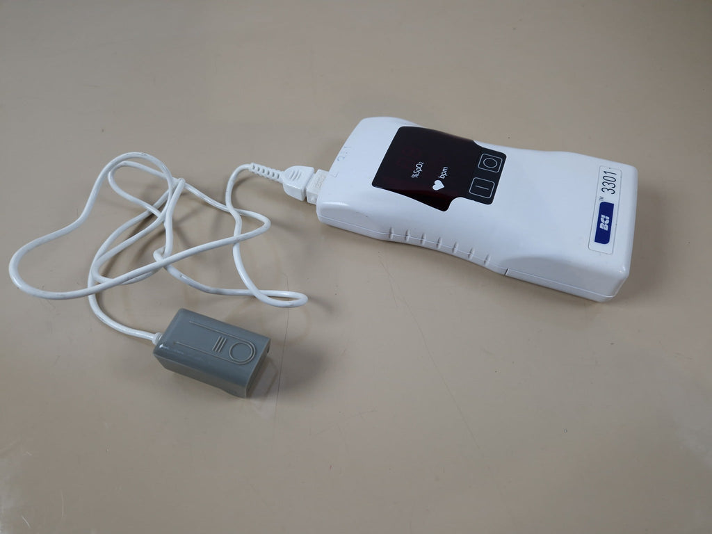BCI 3301 pulse oximeter with connected finger SpO2 sensor