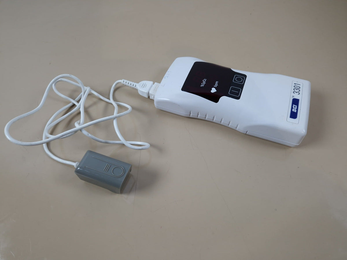 BCI 3301 pulse oximeter with connected finger SpO2 sensor