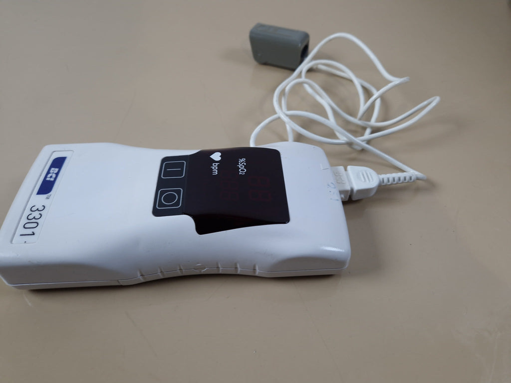 BCI 3301 handheld pulse oximeter display and SpO2 sensor