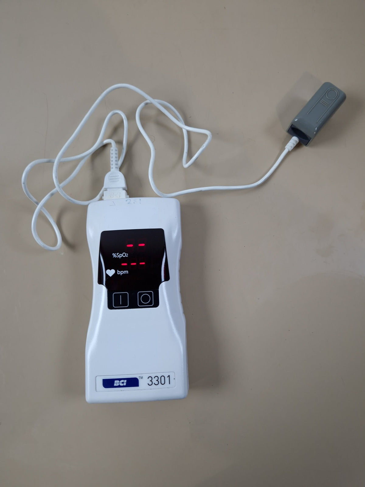 BCI 3301 handheld portable SpO2 pulse oximeter with finger sensor