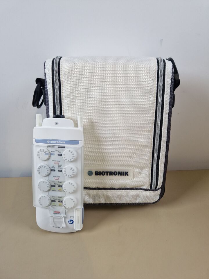 Biotronik Reocor D external pacemaker with PK-175 patient cable