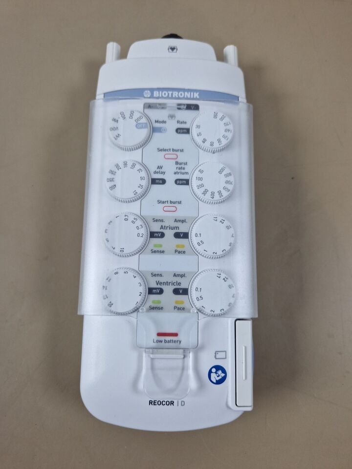 Biotronik Reocor D external pacemaker with PK-175 patient cable