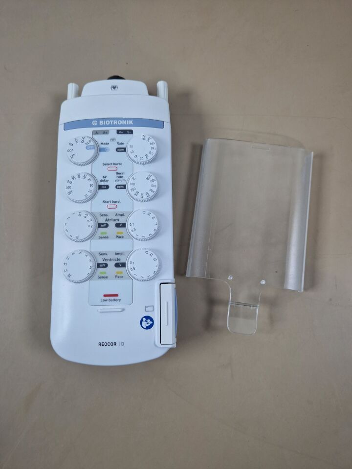 Biotronik Reocor D external pacemaker with PK-175 patient cable