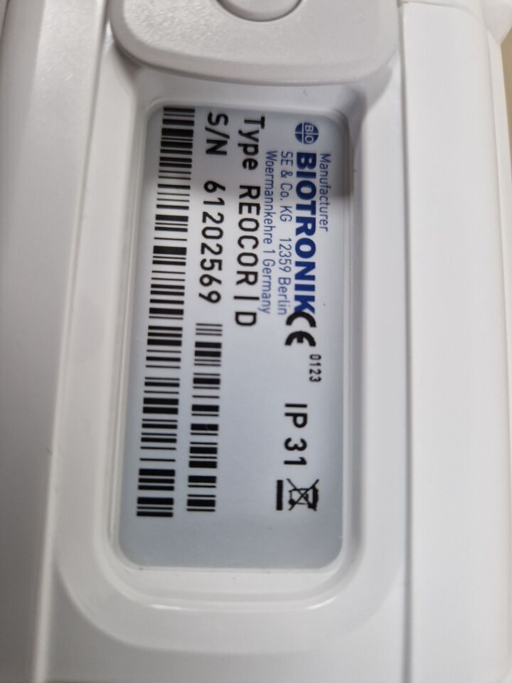 Biotronik Reocor D external pacemaker with PK-175 patient cable