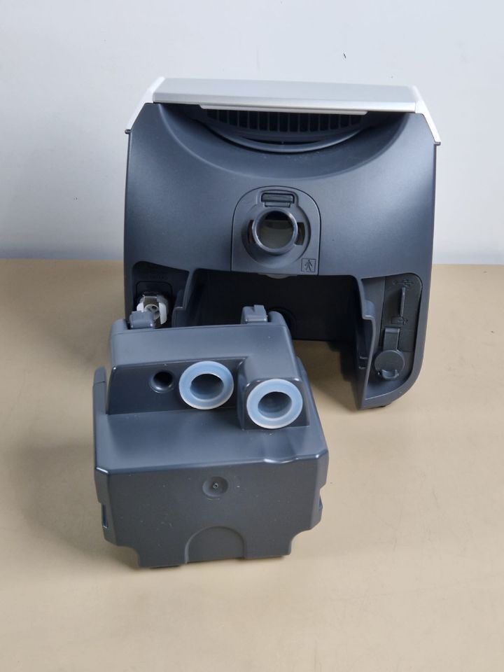 BREAS Vivo 2 ventilator with breathing tube