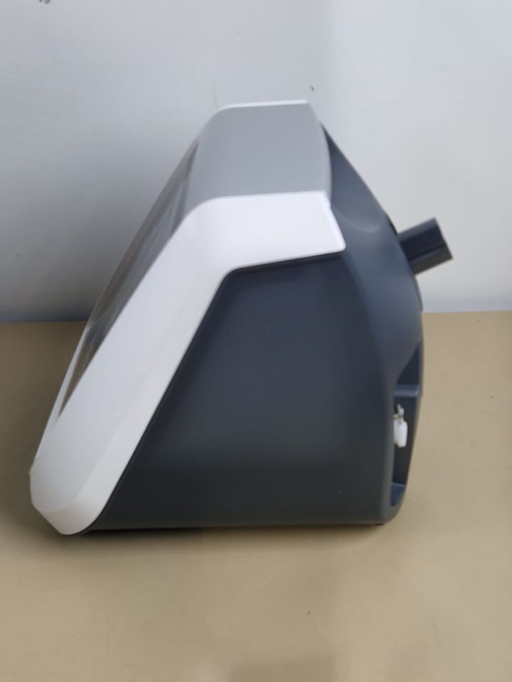 BREAS Vivo 2 ventilator with breathing tube