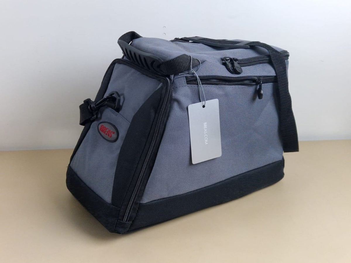 BREAS Vivo 2 ventilator with breathing tube