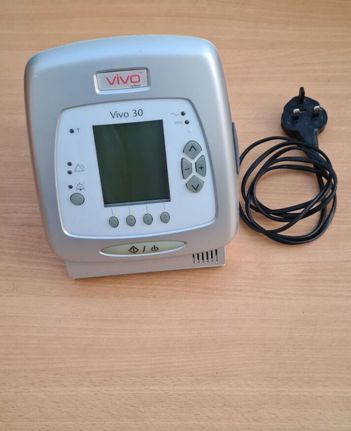 Breas Vivo 30 ventilator with internal battery pack