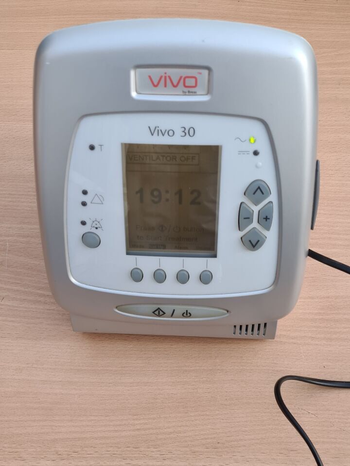 Breas Vivo 30 ventilator with internal battery pack