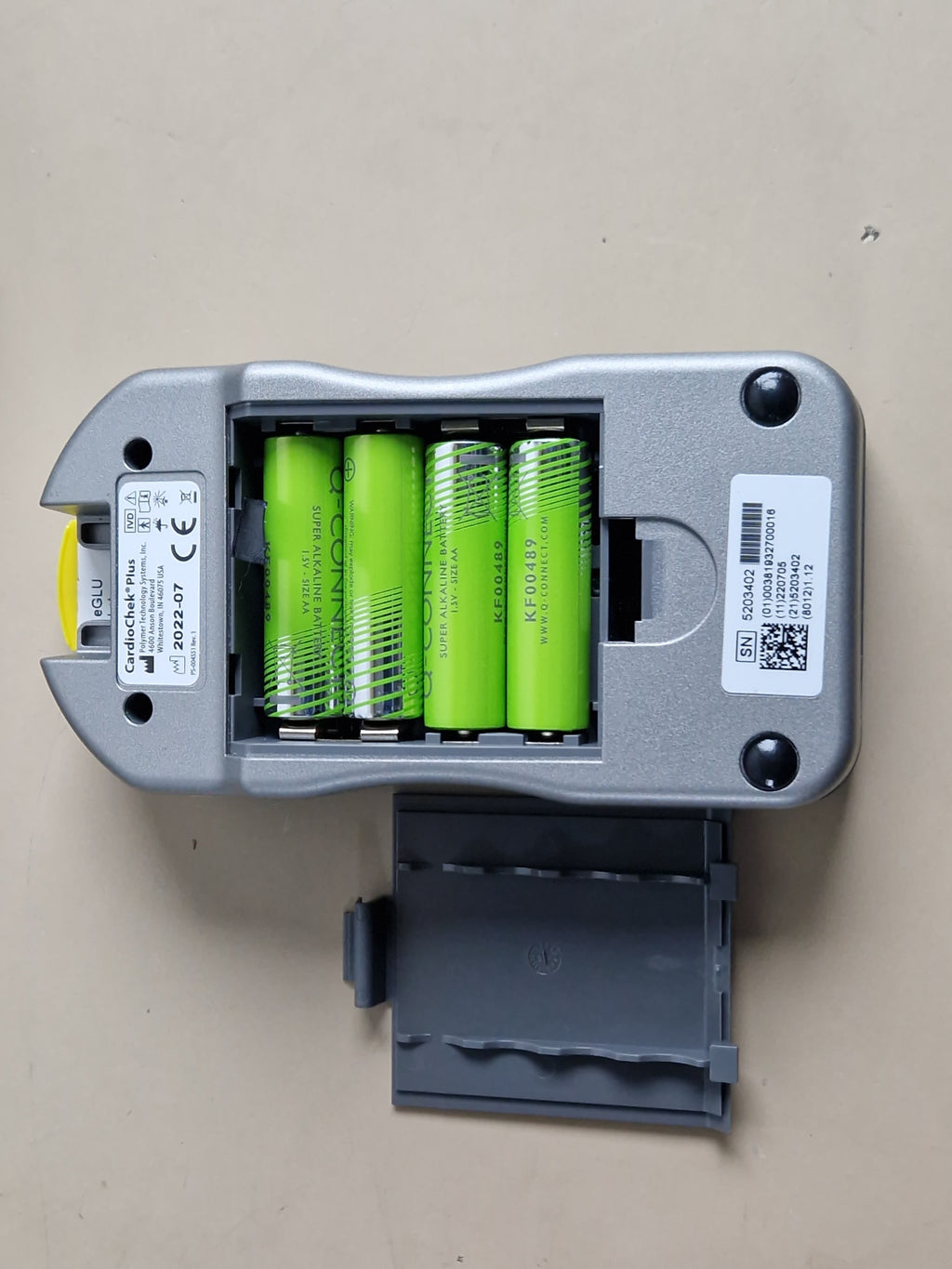 CardioChek Plus analyzer battery compartment and cover
